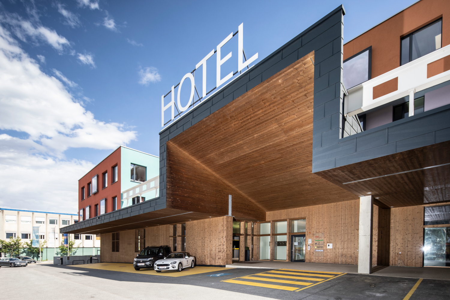 Hwest Hotel Hall ***