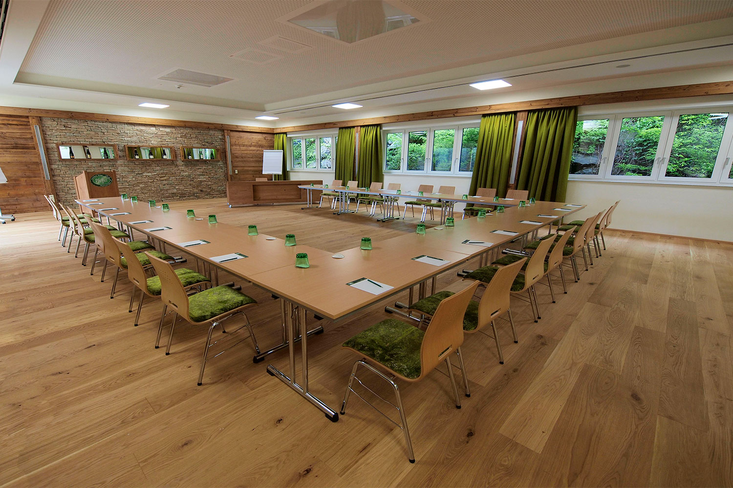 Gartenhotel & Weingut Pfeffel ****