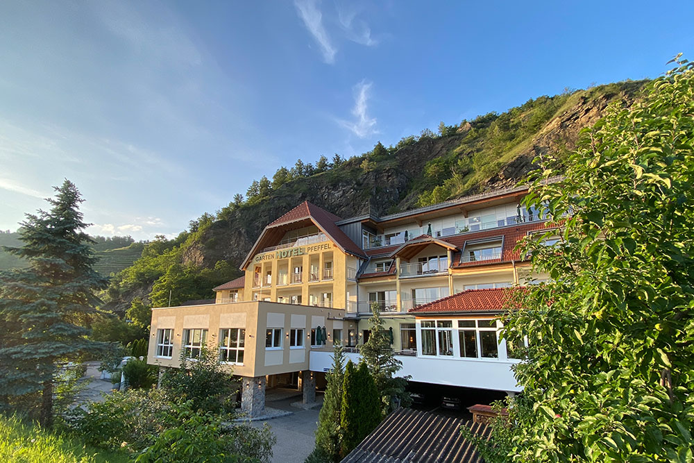 Gartenhotel & Weingut Pfeffel ****